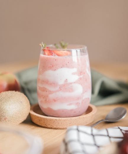 Ev Yapımı Çilekli Milkshake