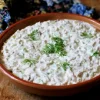 Zerdeçallı Yoğurtlu Salata Tarifi
